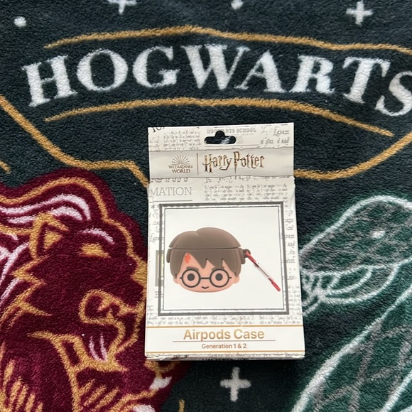 Harry Potter Airpode Case - Picture 6 of 11